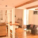 Magnifique Maison Appartement Au Quartier Latin Pres De Notre Dame